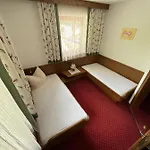 Jakob, Apartman *